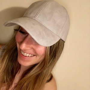 Gray H&M baseball cap